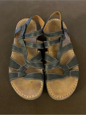 Easy Spirit "Pearlie" Black Leather Strappy Sandals Comfort Casual Boho Walk 9M